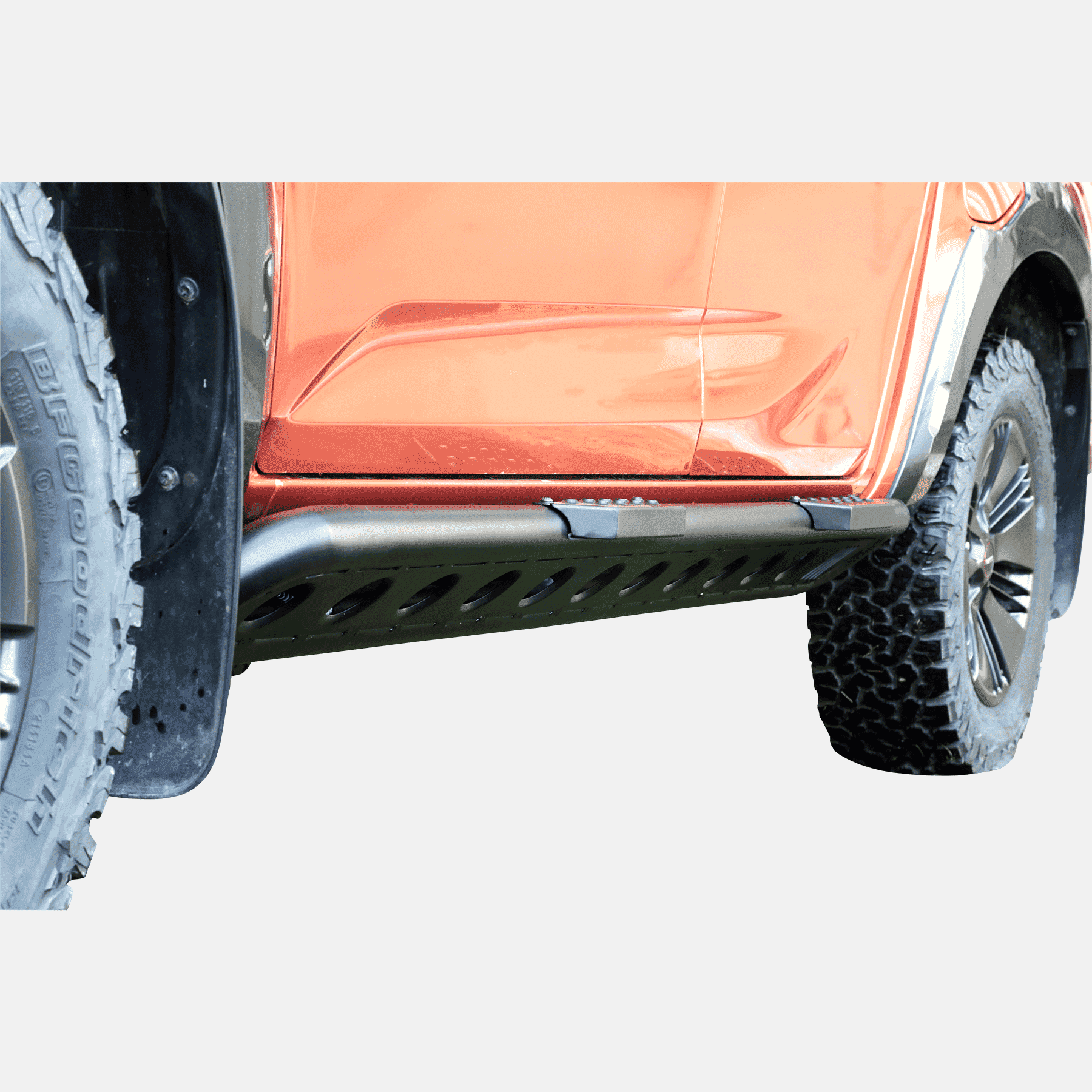 Rockslider LAPIS Aluminium DOKA für Mitsubishi L200